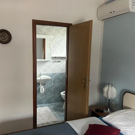 Ana Guest house