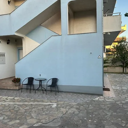 Ana Guest house